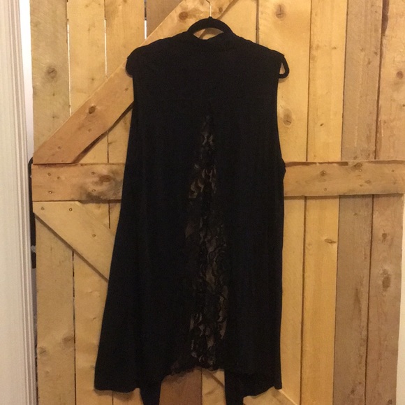 Long T-shirt Material Vest with Lace Insert - Picture 4 of 6